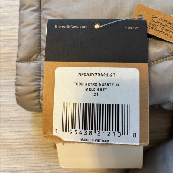 The North Face Kids' Black and Gray Puffer Jacket NWT - Picture 2 of 5